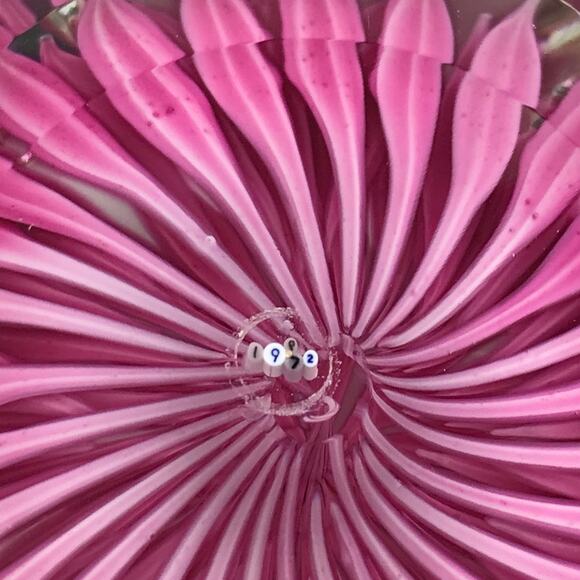 Perthshire 1972A Pink Dahlia Flower Faceted Layered Lampwork Petals Paperweight - Picture 6 of 16